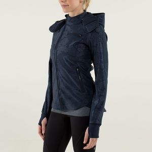 Lululemon inkwell laceoflage keep it up jacket navy rain softshell